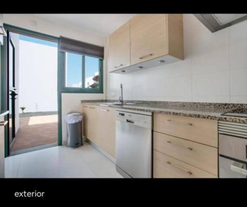 Spacious Private Villa & Private Heated Pool - Villa Sunshine Costa Teguise Exterior foto